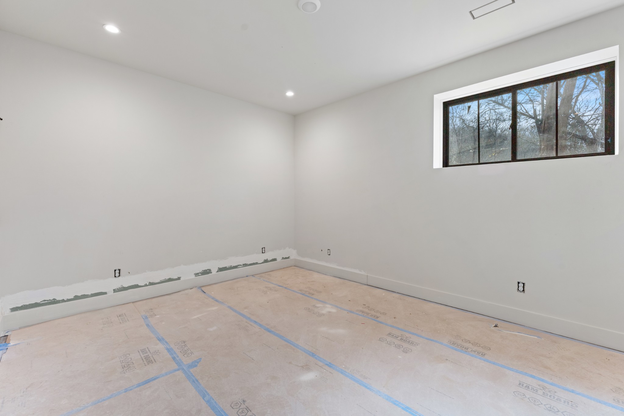 7678 Sawyer Brown Road Nashville, TN 37209 - Photo 61 of 77 an empty room with a window