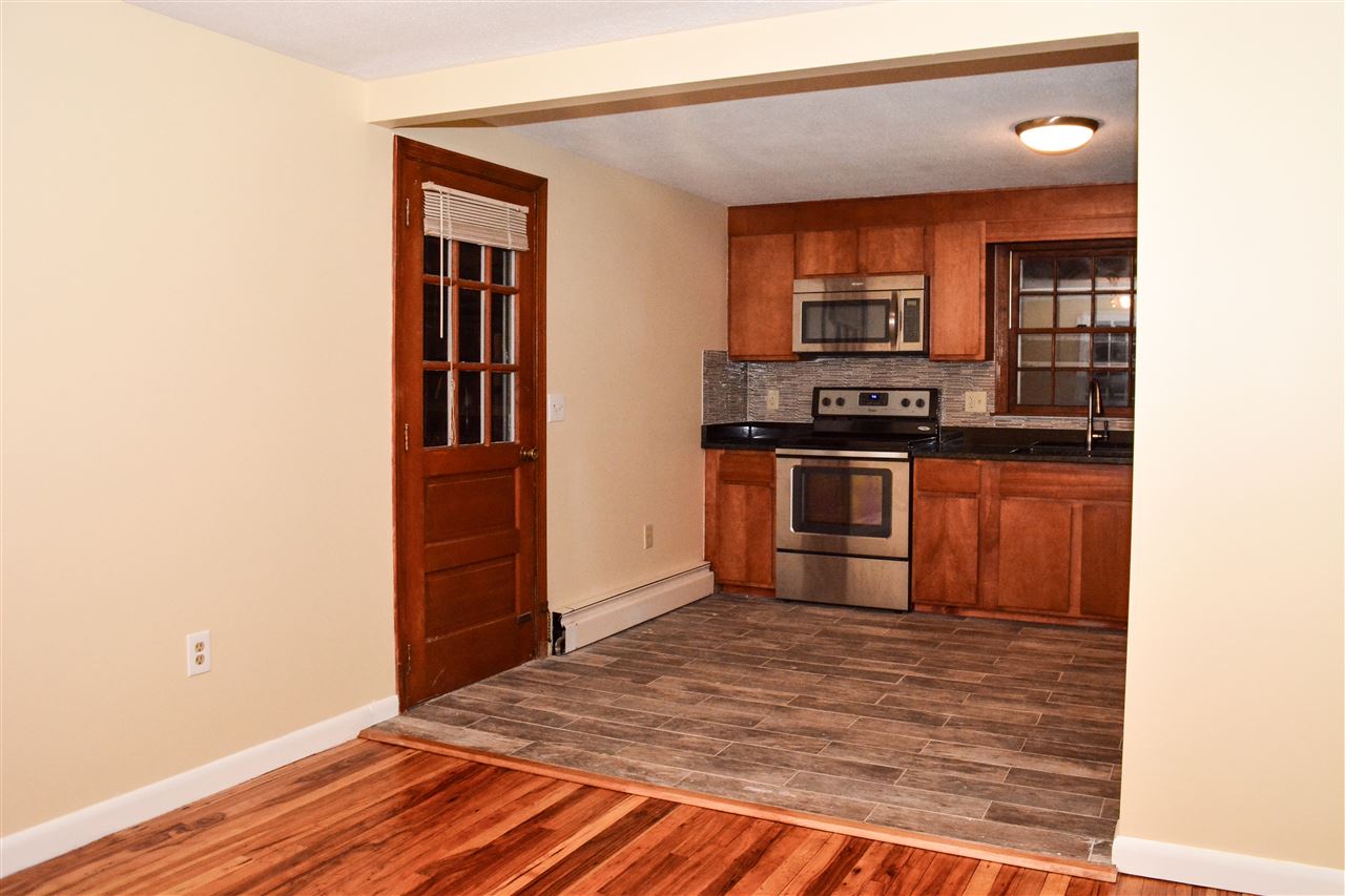 4 Oxford Road Derry, NH 03038 - Photo 2 of 25 Gallery Image 2