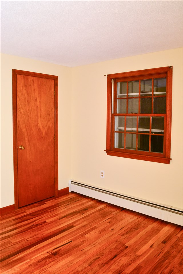 4 Oxford Road Derry, NH 03038 - Photo 16 of 25 Gallery Image 16