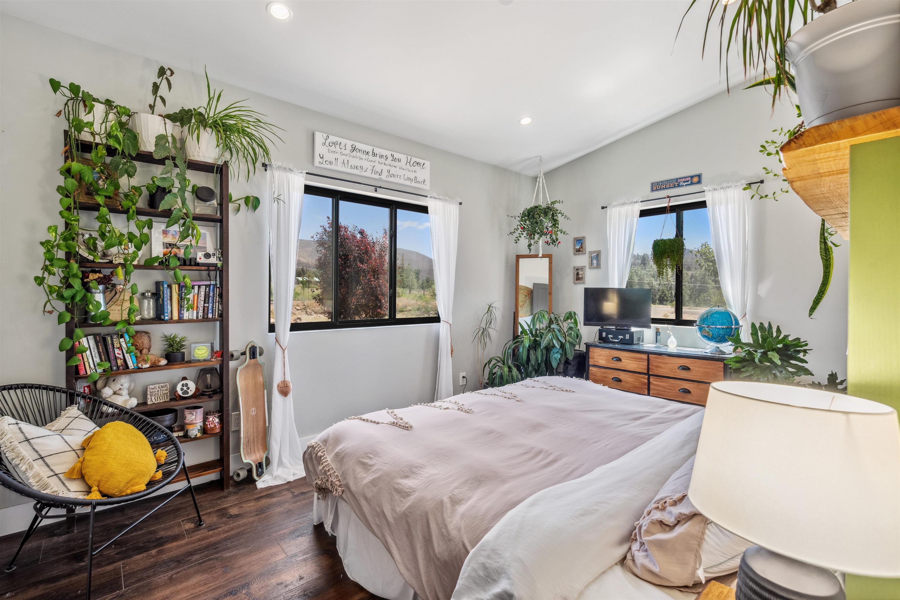 134 Smithneck Road Loyalton, CA 96118 - Photo 13 of 26 a bedroom with a bed and wooden floor