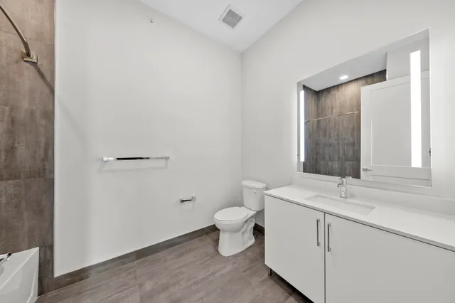 $3,650 | 121 34th Street, Unit 302, Union City, NJ 07087