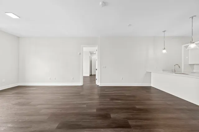 $3,650 | 121 34th Street, Unit 302, Union City, NJ 07087