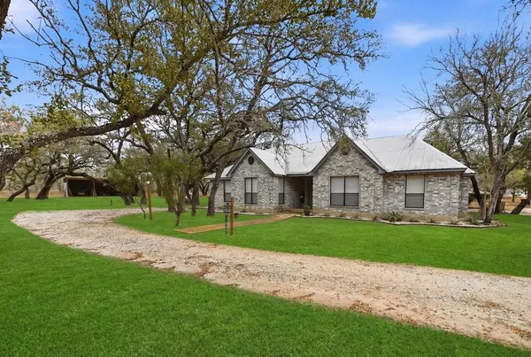 $500,000 | 561 Other, Natalia, TX 78059
