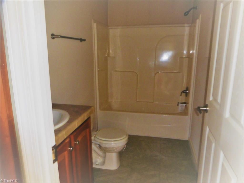 2560 Staleys Farm Road Asheboro, NC 27205 - Photo 4 of 17 Gallery Image 4