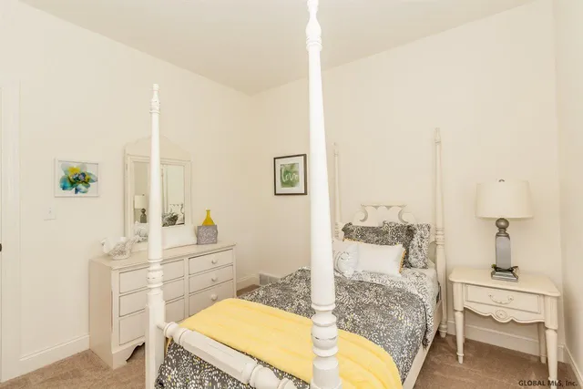 $642,100 | 91 Lakepointe Way, Saratoga Springs, NY 12866