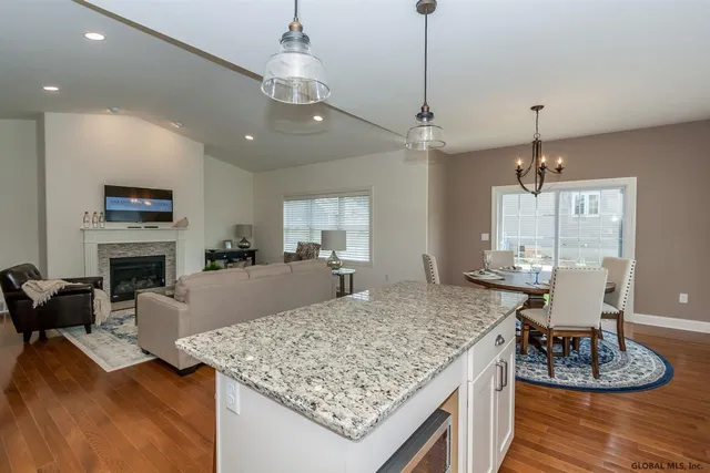 $642,100 | 91 Lakepointe Way, Saratoga Springs, NY 12866