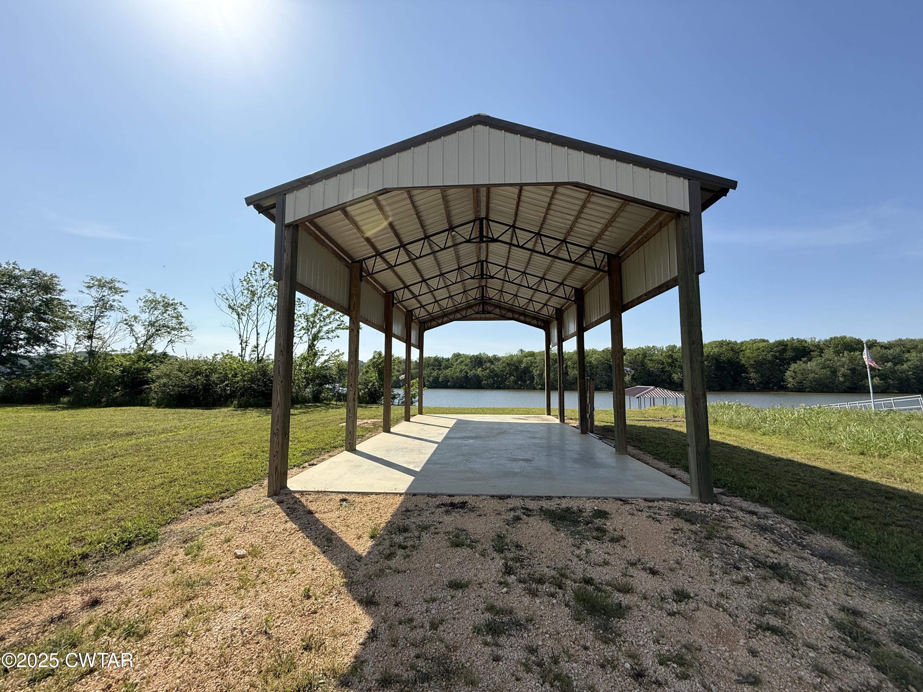2857 Hardin Bottom River Road Clifton, TN 38425 - Photo 2 of 12 a view of a backyard