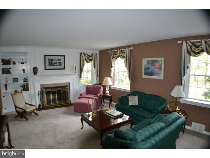 21 West Golf View Road Havertown, PA 19083 - Photo 8 of 23 Living Room