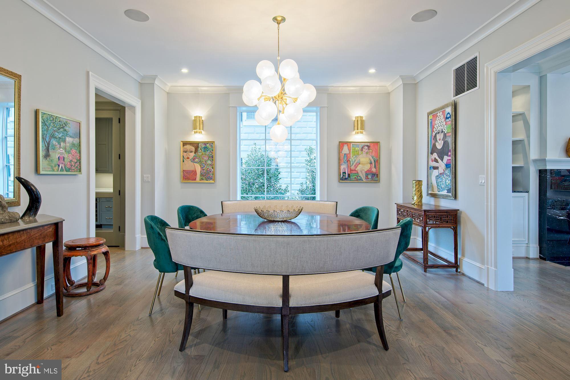 5400 Cathedral Avenue Northwest Washington, DC 20016 - Photo 4 of 17 Central dining room