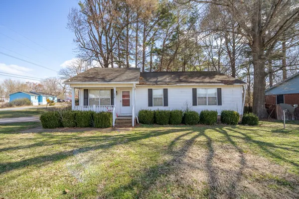 $165,000 | 226 South Mifflin Avenue, Henderson, TN 38340