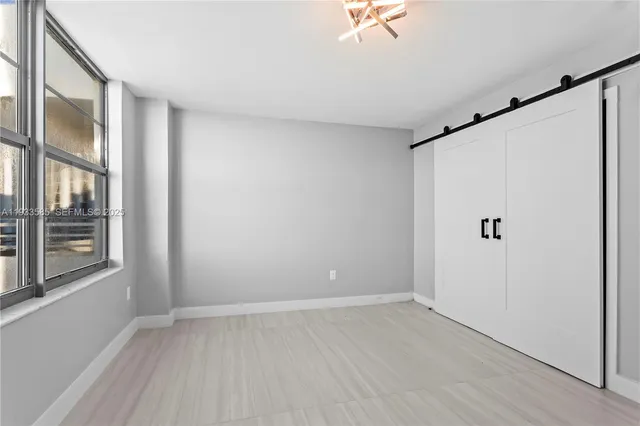 $5,000 | 5555 Collins Avenue, Unit 14N, Miami Beach, FL 33140