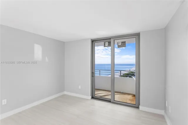 $5,000 | 5555 Collins Avenue, Unit 14N, Miami Beach, FL 33140