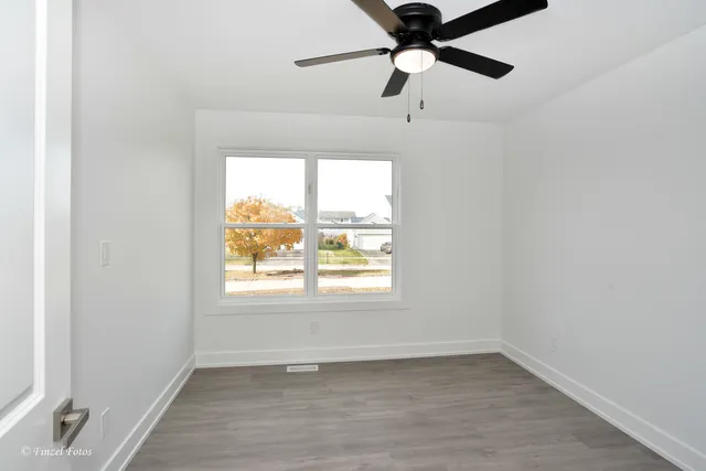 $329,000 | 1507 6th Street, Harvard, IL 60033