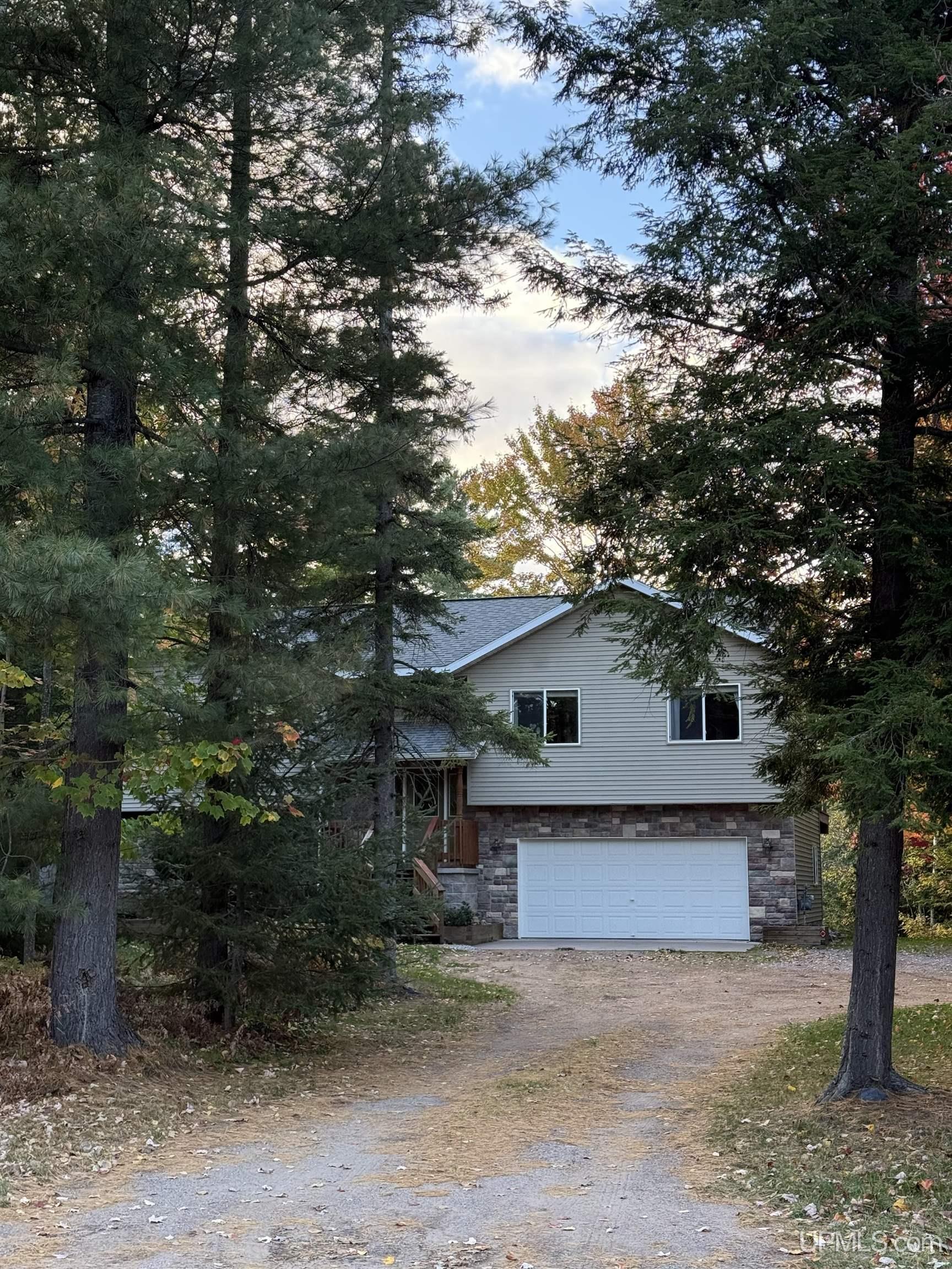807 Silver Creek Road Marquette, MI 49855 - Photo 5 of 77 Gallery Image 5