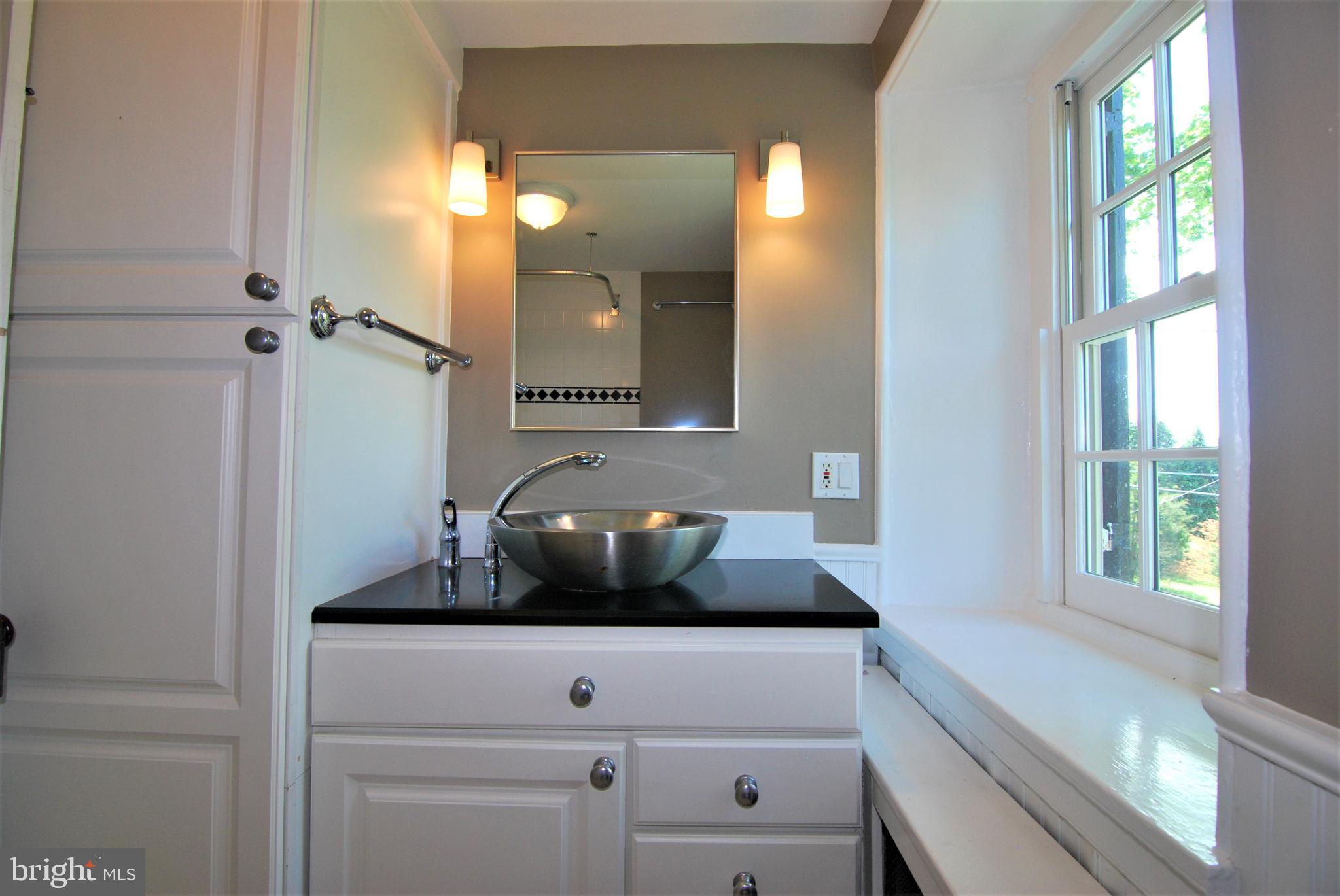 367 Pineville Road Newtown, PA 18940 - Photo 27 of 43 Updated Hall Bath!