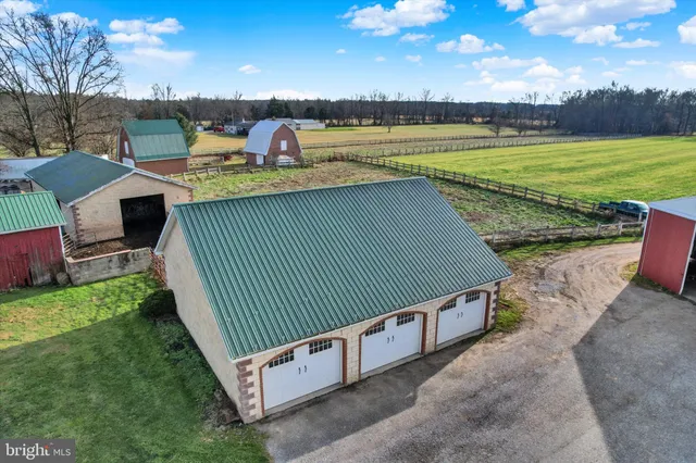 $1,100,000 | 2894 Oxford Road, New Oxford, PA 17350
