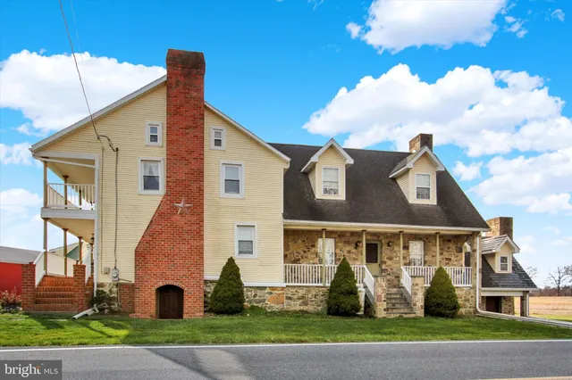 $1,100,000 | 2894 Oxford Road, New Oxford, PA 17350