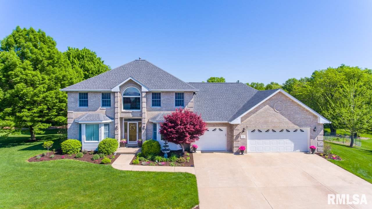 10 Hunters Way Washington, IL 61571 - Photo 1 of 33 Gallery Image 1