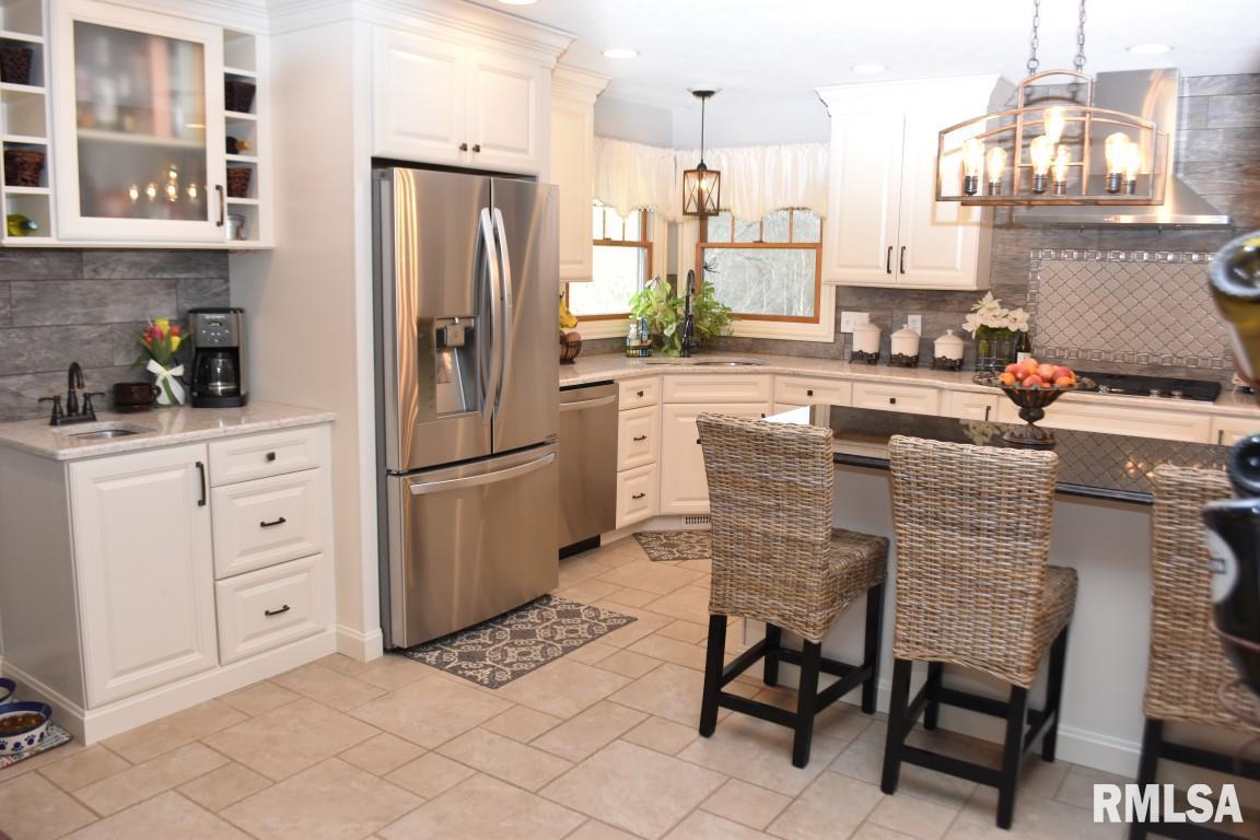 10 Hunters Way Washington, IL 61571 - Photo 9 of 33 Gallery Image 9
