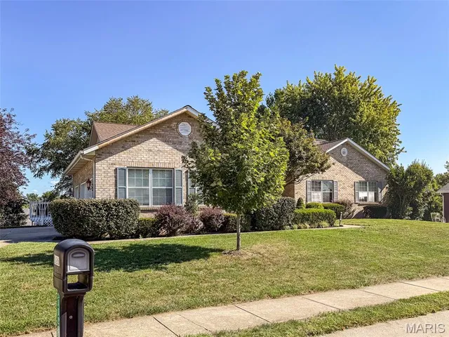 $435,000 | 1026 Thornbury Place, O'Fallon, IL 62269