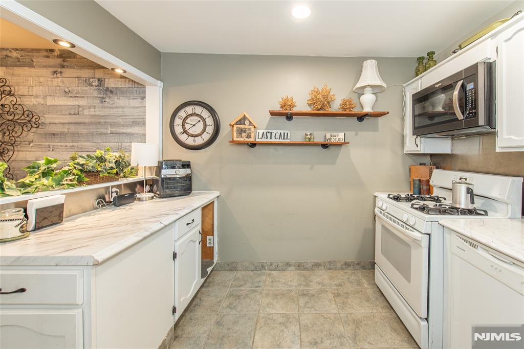 15 Concord Road, Unit G West Milford, NJ 07480 - Photo 9 of 23