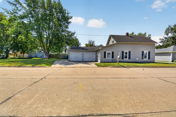 $214,900 | 303 West Price Street, Eldridge, IA 52748