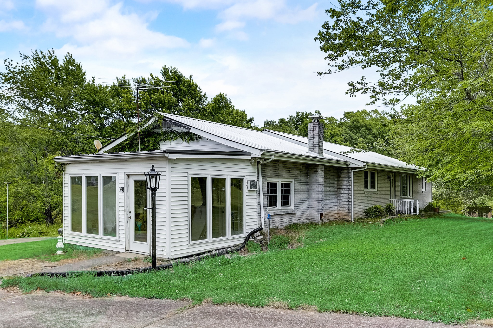 608 Pond Road Dickson, TN 37055 - Photo 3 of 34 Gallery Image 3