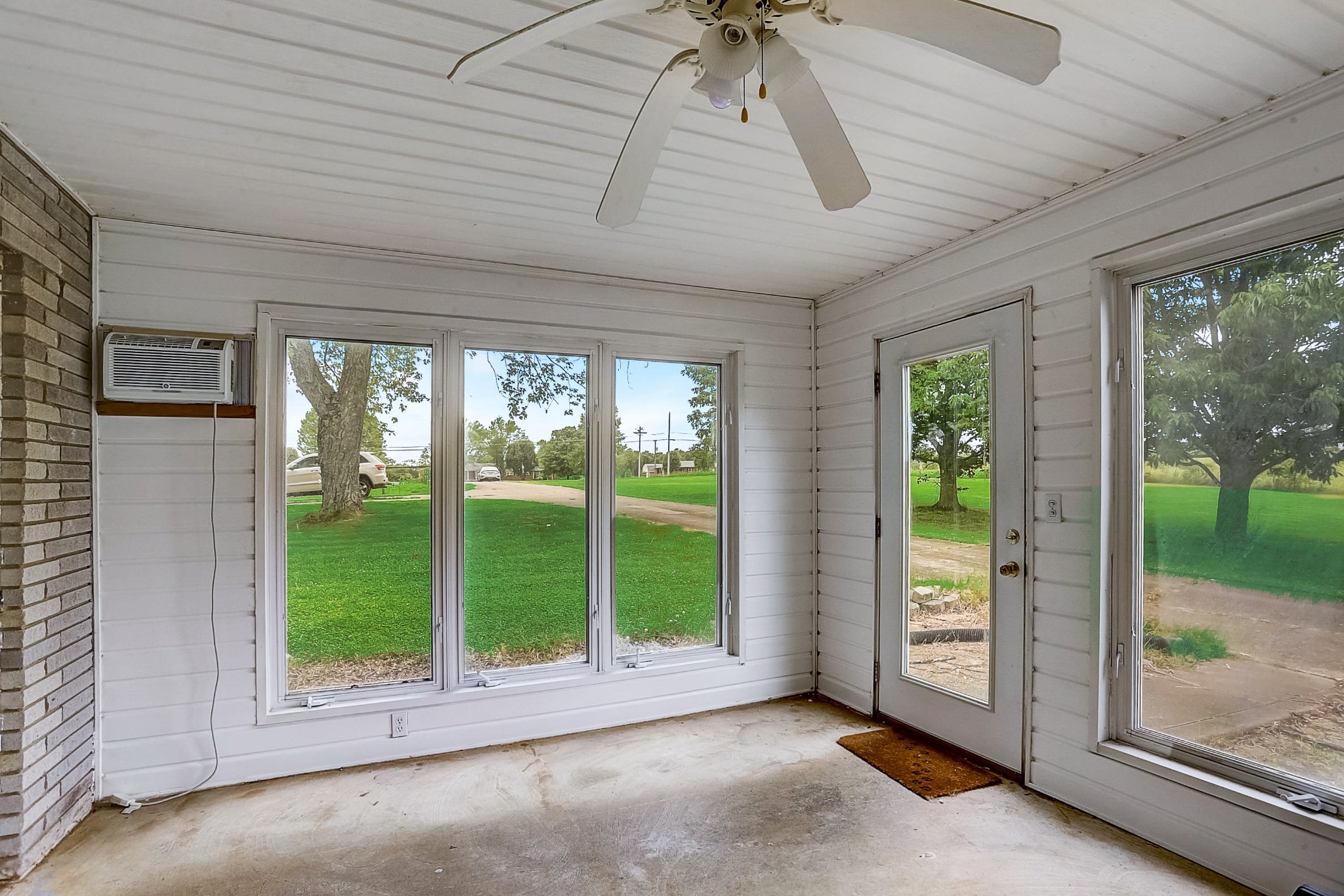 608 Pond Road Dickson, TN 37055 - Photo 4 of 34 Gallery Image 4