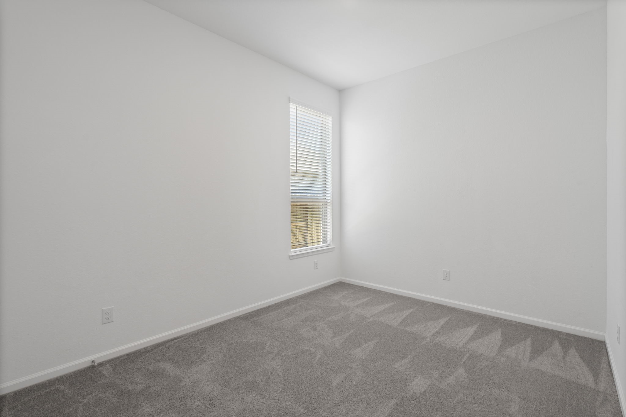 3612 Paloma Fls Lane Rosenberg, TX 77469 - Photo 15 of 49 an empty room with a window