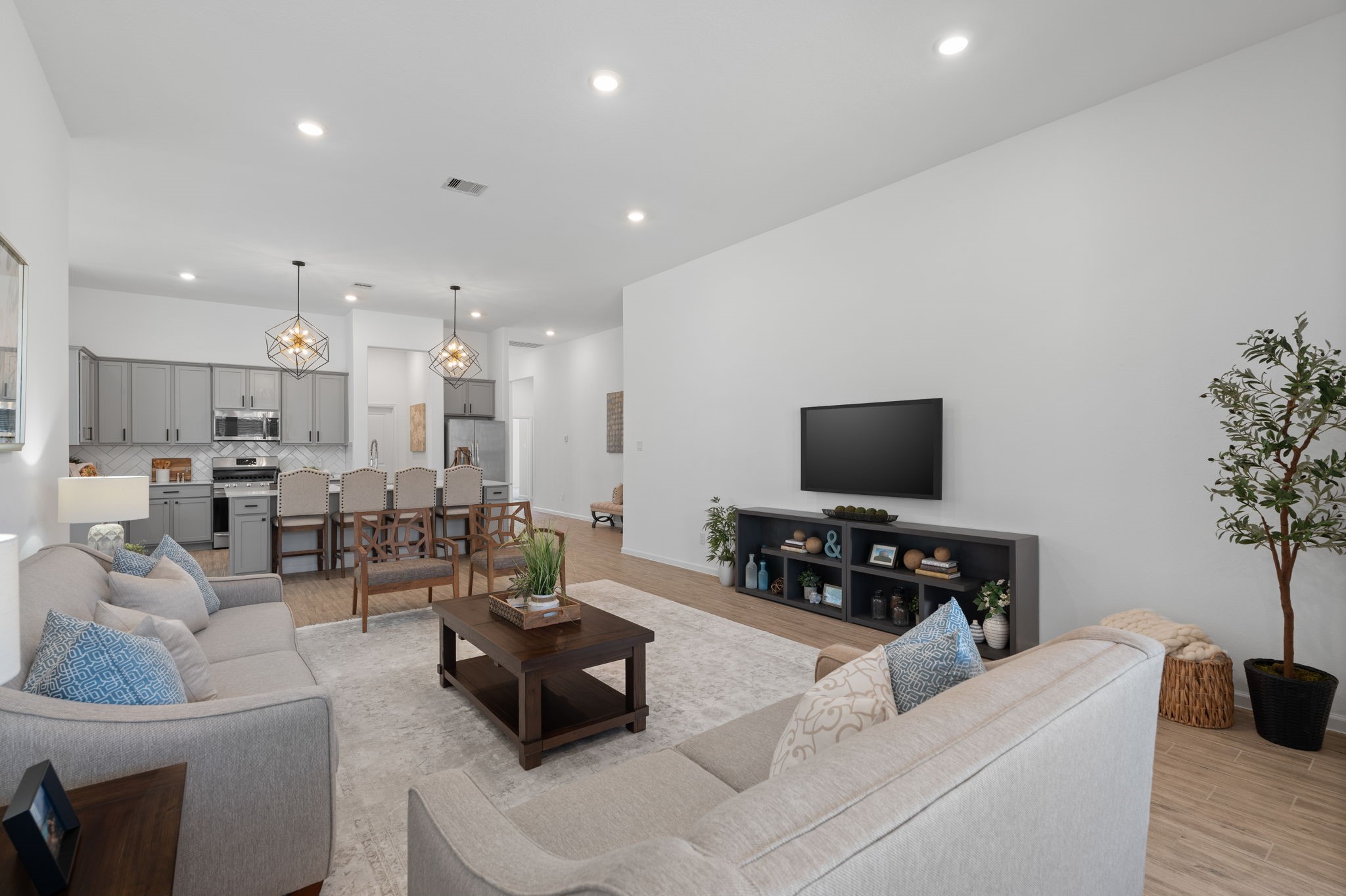 3612 Paloma Fls Lane Rosenberg, TX 77469 - Photo 27 of 49 a living room with furniture and a flat screen tv
