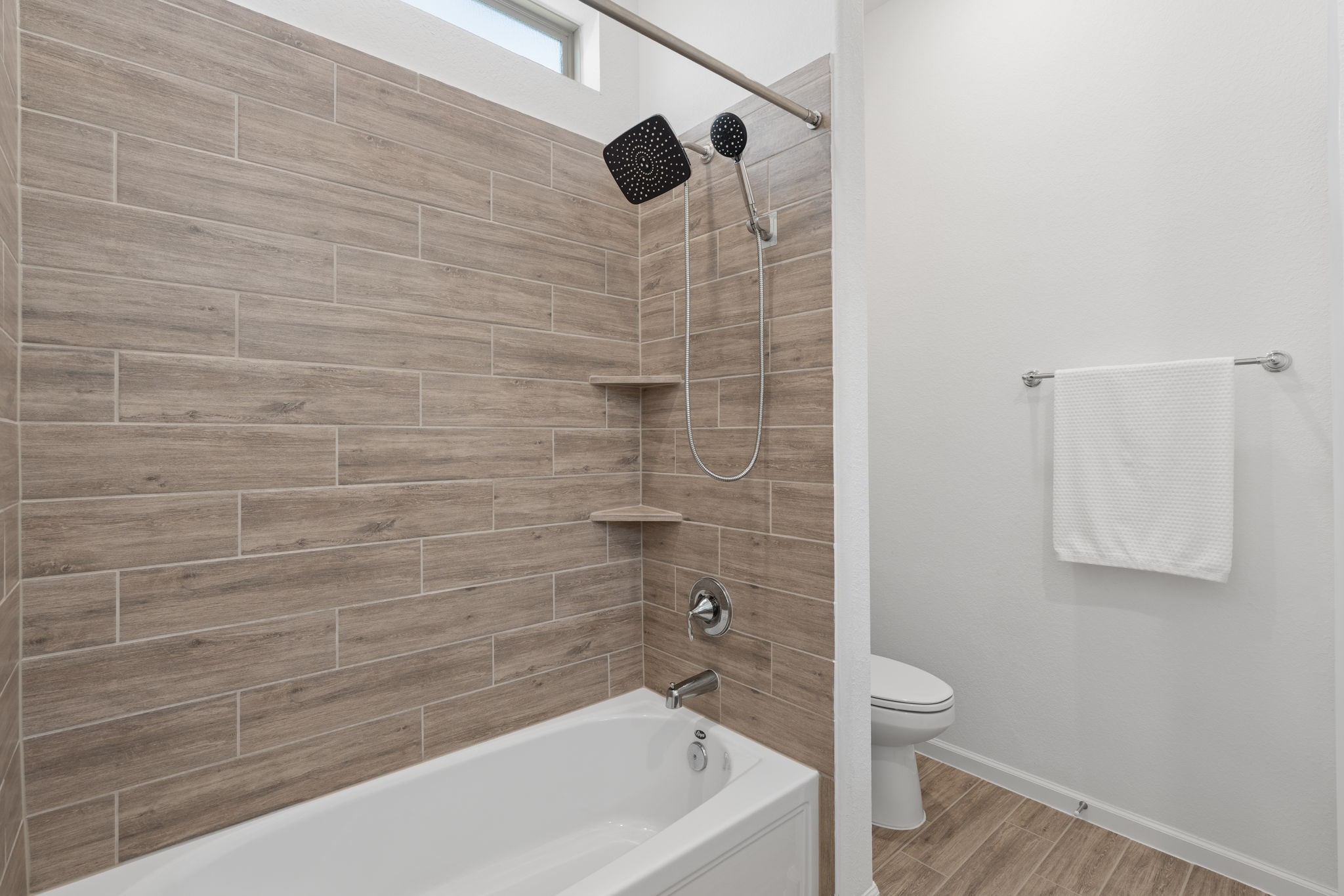 3612 Paloma Fls Lane Rosenberg, TX 77469 - Photo 39 of 49 a bathroom with a bathtub and shower