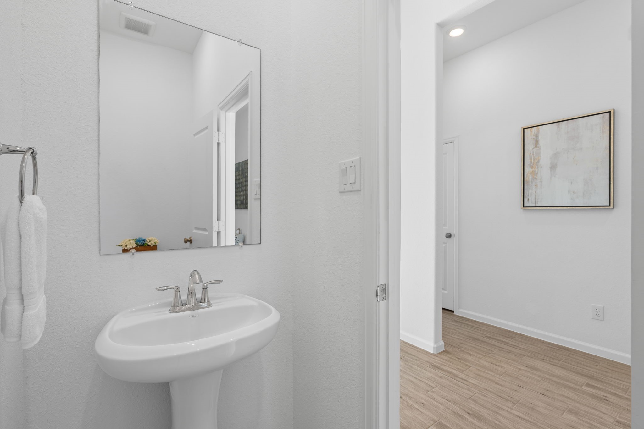 3612 Paloma Fls Lane Rosenberg, TX 77469 - Photo 8 of 49 a bathroom with a sink and a mirror