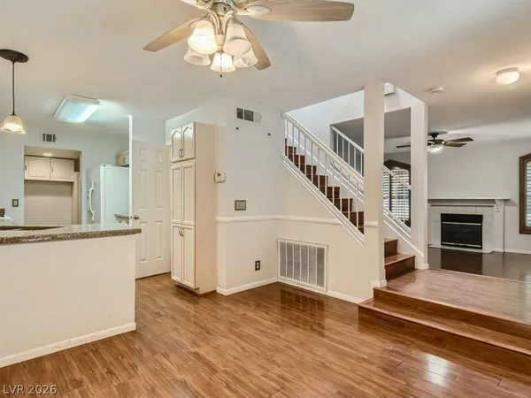 $1,995 | 1044 Grammy Drive, Las Vegas, NV 89145