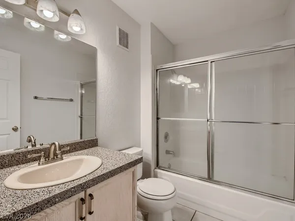 $1,995 | 1044 Grammy Drive, Las Vegas, NV 89145