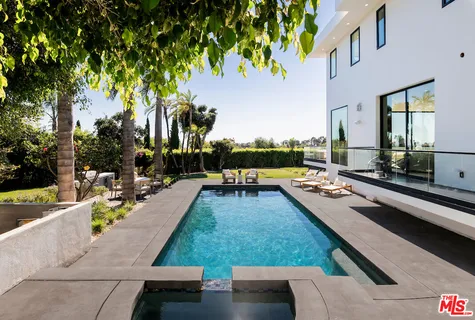 $9,980,000 | 5931 Kanan Dume Road, Malibu, CA 90265