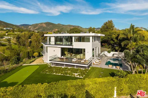 $8,999,999 | 5931 Kanan Dume Road, Malibu, CA 90265