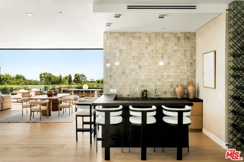 $9,980,000 | 5931 Kanan Dume Road, Malibu, CA 90265