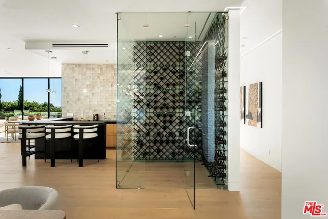 $9,980,000 | 5931 Kanan Dume Road, Malibu, CA 90265