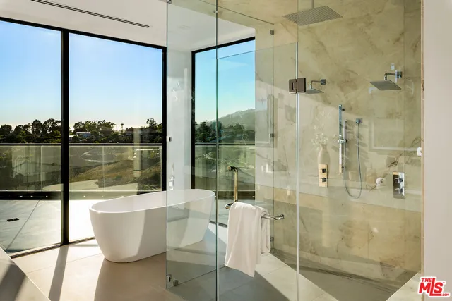 $9,980,000 | 5931 Kanan Dume Road, Malibu, CA 90265