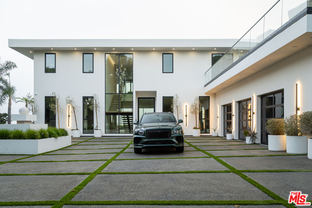 5931 Kanan Dume Road Malibu, CA 90265 - Photo 4 of 51