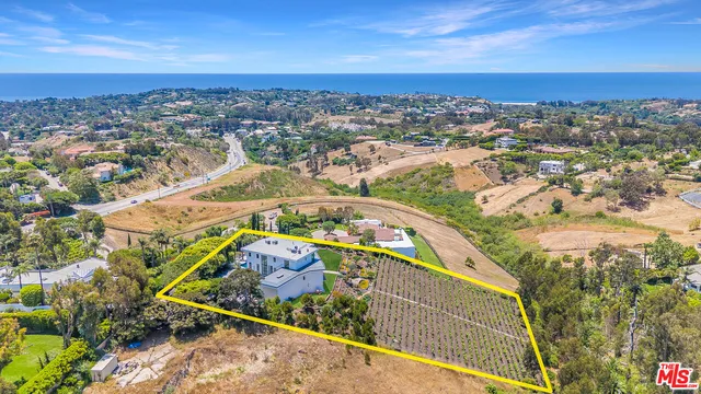 $9,980,000 | 5931 Kanan Dume Road, Malibu, CA 90265