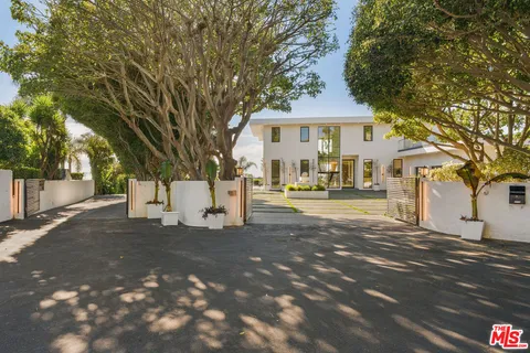 $9,980,000 | 5931 Kanan Dume Road, Malibu, CA 90265