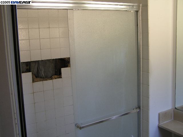833 Ladera Court San Ramon, CA 94583 - Photo 7 of 9 a bathroom with a shower