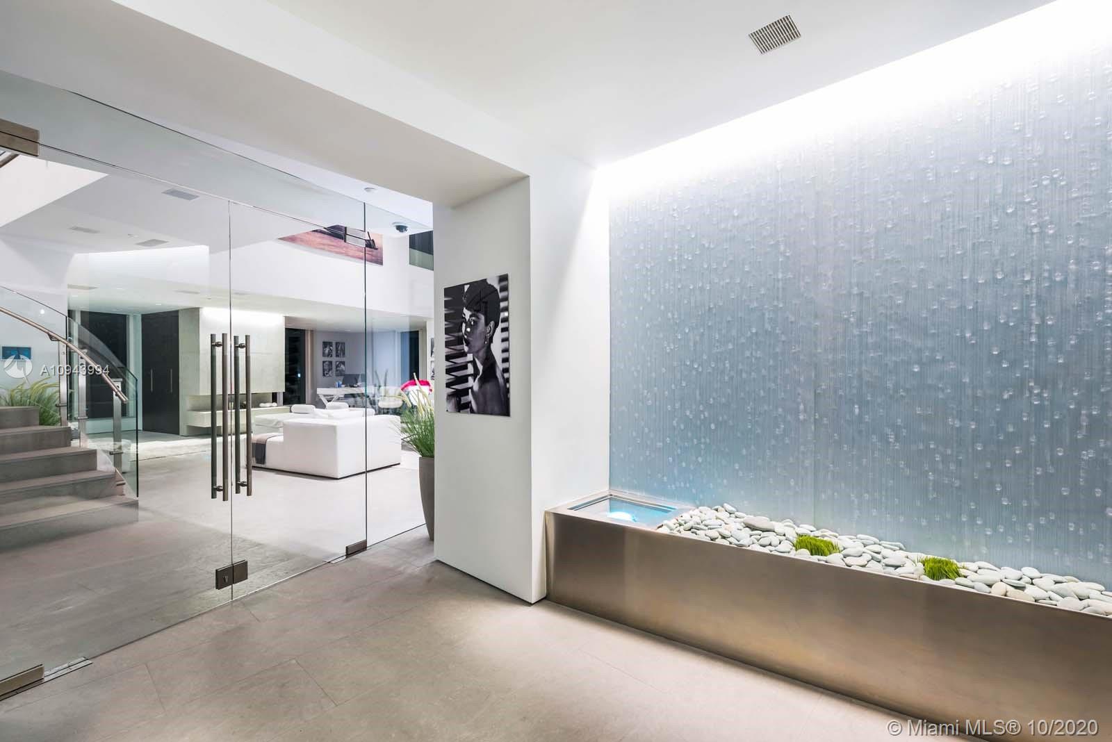 400 Alton Road, Unit PHB Miami Beach, FL 33139 - Photo 11 of 28