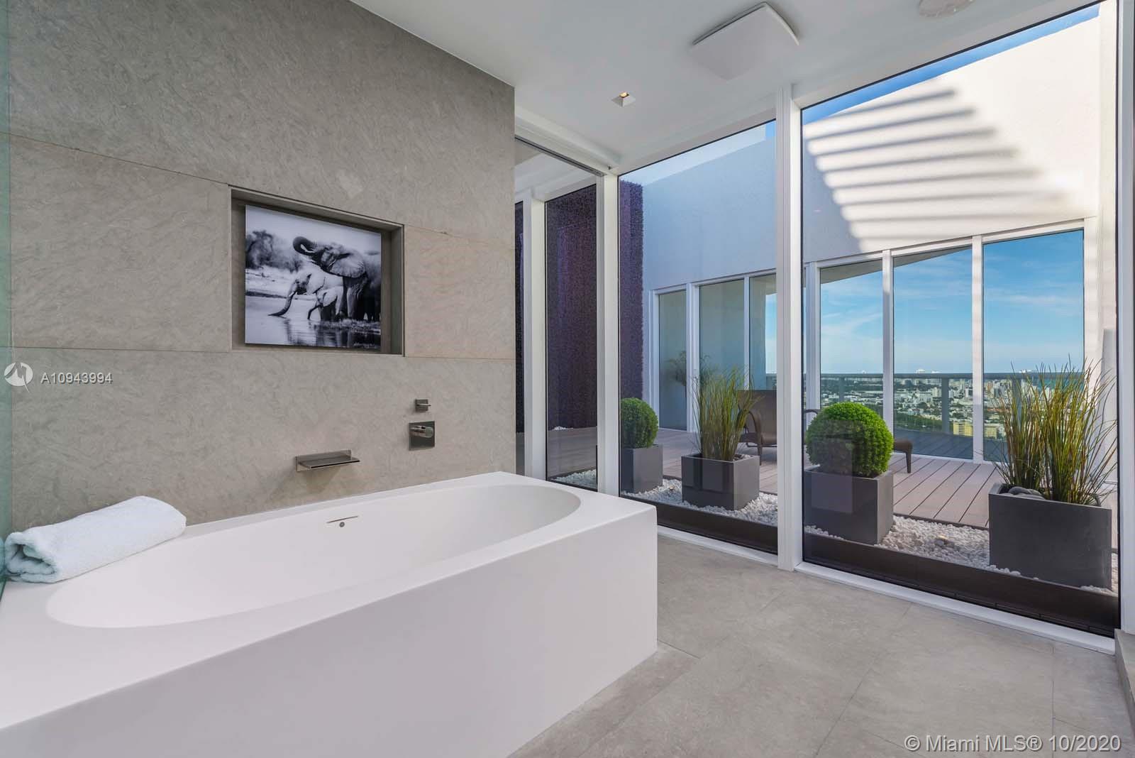 400 Alton Road, Unit PHB Miami Beach, FL 33139 - Photo 18 of 28