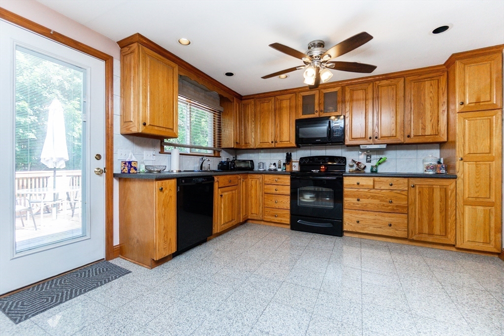 80 Forest Street Saugus, MA 01906 - Photo 6 of 37