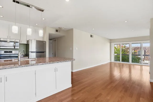 $635,000 | 707 Fathom Drive, Unit 212, San Mateo, CA 94404