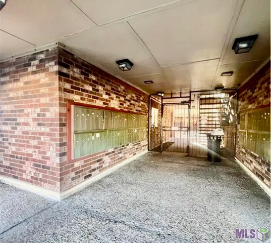 $1,700 | 3320 North Arnoult Road, Unit 111, Metairie, LA 70002