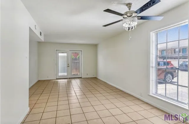 $1,700 | 3320 North Arnoult Road, Unit 111, Metairie, LA 70002