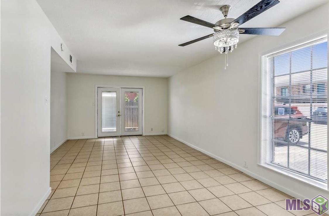 3320 North Arnoult Road, Unit 111 Metairie, LA 70002 - Photo 2 of 15